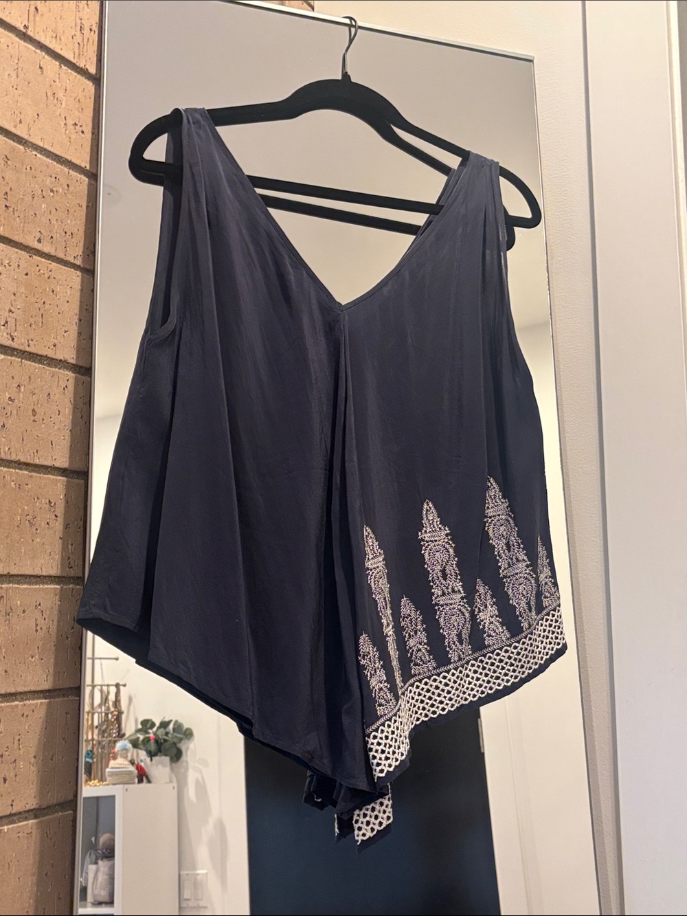 Club Monaco Navy Silk V-Neck Embroidered Camisole - S